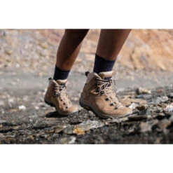 Waterdichte Hoge Damesschoenen Voor Trekking MT500 Leer Vibram 23 Waterdichte Hoge Damesschoenen Voor Trekking MT500 Leer Vibram -Goedkope SchoenStijl Winkel waterdichte hoge damesschoenen voor trekking mt500 leer vibram 11