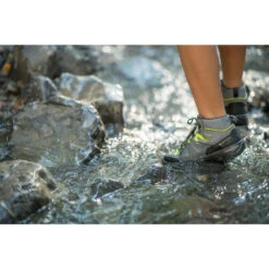 Quechua Waterdichte Wandelschoenen Voor Kinderen MH120 Mid 35 Tot 38 17 Quechua Waterdichte Wandelschoenen Voor Kinderen MH120 Mid 35 Tot 38 -Goedkope SchoenStijl Winkel waterdichte wandelschoenen voor kinderen mh120 mid 35 tot 38 blauw 8